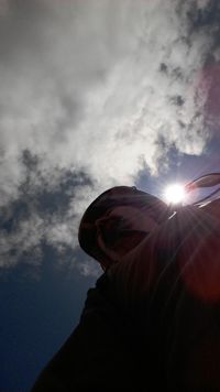 El sol arriba