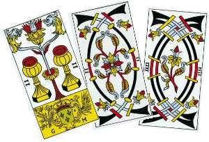 3 cartas con figuras redondas u contenido que evocan un bebe